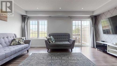 139 Russel Drive W, Bradford West Gwillimbury, ON - Indoor Photo Showing Living Room