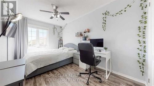 139 Russel Drive W, Bradford West Gwillimbury, ON - Indoor Photo Showing Bedroom