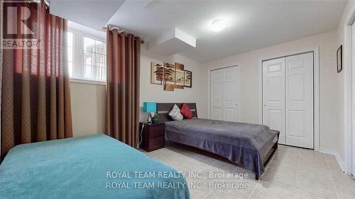 139 Russel Drive W, Bradford West Gwillimbury, ON - Indoor Photo Showing Bedroom