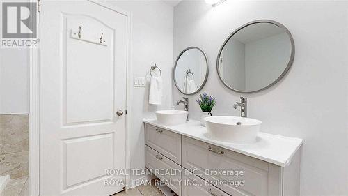 139 Russel Drive W, Bradford West Gwillimbury, ON - Indoor Photo Showing Bathroom