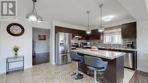 139 Russel Drive W, Bradford West Gwillimbury, ON - Indoor Photo Showing Kitchen With Stainless Steel Kitchen With Upgraded Kitchen