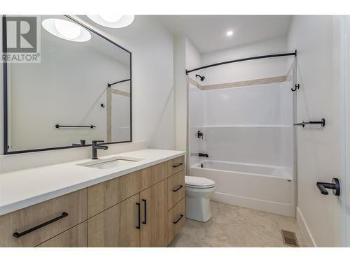 907 Bull Crescent Lot# 91, Kelowna, BC - Indoor Photo Showing Bathroom