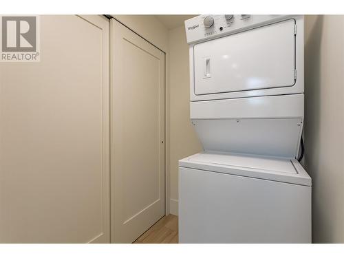 907 Bull Crescent Lot# 91, Kelowna, BC - Indoor Photo Showing Laundry Room