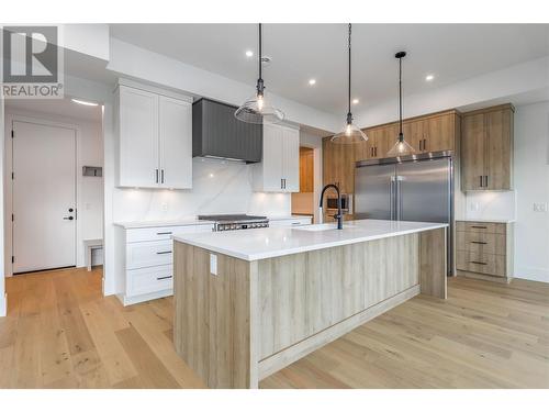 907 Bull Crescent Lot# 91, Kelowna, BC - Indoor Photo Showing Kitchen With Upgraded Kitchen