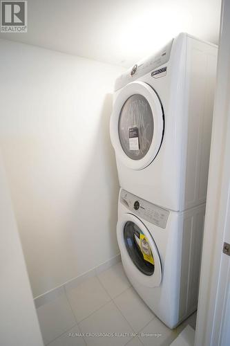 348 - 100 Honeycrisp Boulevard, Vaughan, ON - Indoor Photo Showing Laundry Room