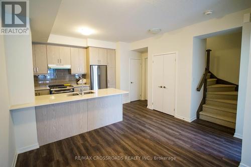 348 - 100 Honeycrisp Boulevard, Vaughan, ON - Indoor Photo Showing Kitchen