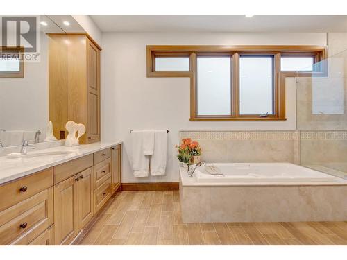 616 Hart Place, Vernon, BC - Indoor Photo Showing Bathroom