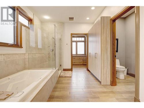 616 Hart Place, Vernon, BC - Indoor Photo Showing Bathroom