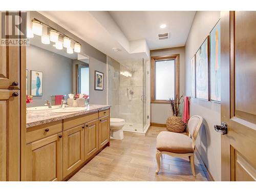 616 Hart Place, Vernon, BC - Indoor Photo Showing Bathroom