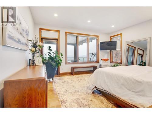 616 Hart Place, Vernon, BC - Indoor Photo Showing Bedroom