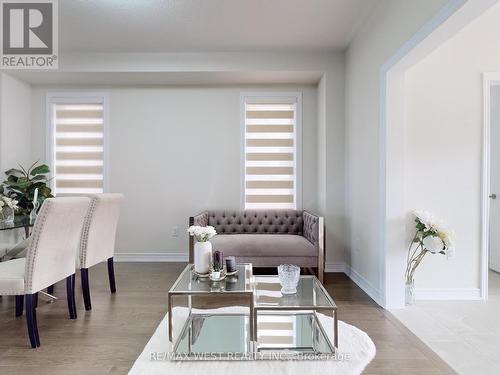 31 John Dallimore Drive, Georgina, ON - Indoor Photo Showing Dining Room