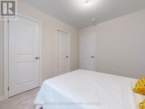 31 John Dallimore Drive, Georgina, ON - Indoor Photo Showing Bedroom