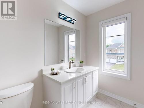 31 John Dallimore Drive, Georgina, ON - Indoor Photo Showing Bathroom