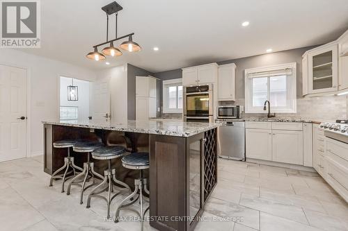 429 Scott Drive, Orangeville, ON - Indoor Photo Showing Kitchen With Upgraded Kitchen