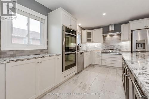 429 Scott Drive, Orangeville, ON - Indoor Photo Showing Kitchen With Upgraded Kitchen