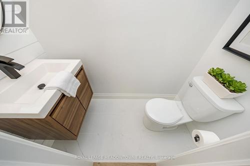 32 - 250 Satok Crescent, Milton, ON - Indoor Photo Showing Bathroom