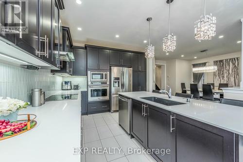 57 Valleybrook Crescent, Caledon, ON - Indoor Photo Showing Kitchen With Upgraded Kitchen