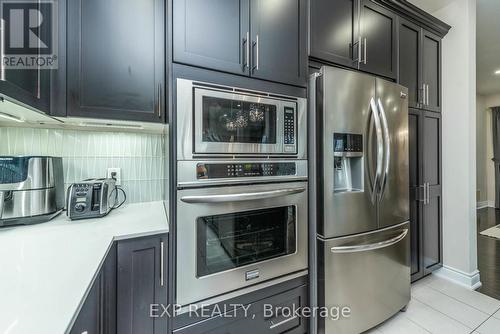 57 Valleybrook Crescent, Caledon, ON - Indoor Photo Showing Kitchen