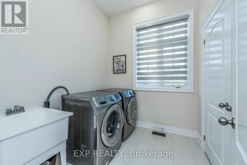 57 Valleybrook Crescent, Caledon, ON - Indoor Photo Showing Laundry Room