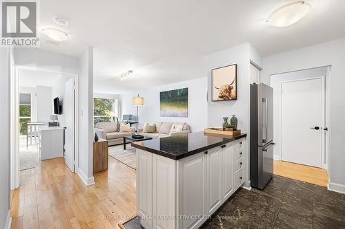 214 - 2267 Lake Shore Boulevard W, Toronto, ON - Indoor Photo Showing Kitchen