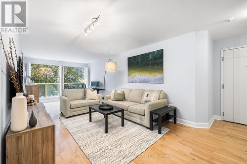 214 - 2267 Lake Shore Boulevard W, Toronto, ON - Indoor Photo Showing Living Room