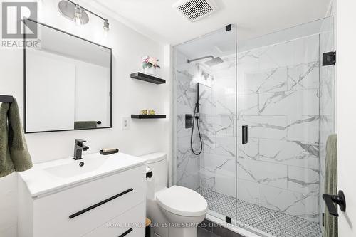 214 - 2267 Lake Shore Boulevard W, Toronto, ON - Indoor Photo Showing Bathroom