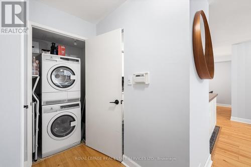 214 - 2267 Lake Shore Boulevard W, Toronto, ON - Indoor Photo Showing Laundry Room