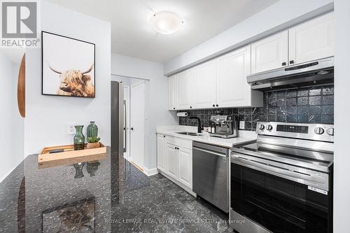 214 - 2267 Lake Shore Boulevard W, Toronto, ON - Indoor Photo Showing Kitchen