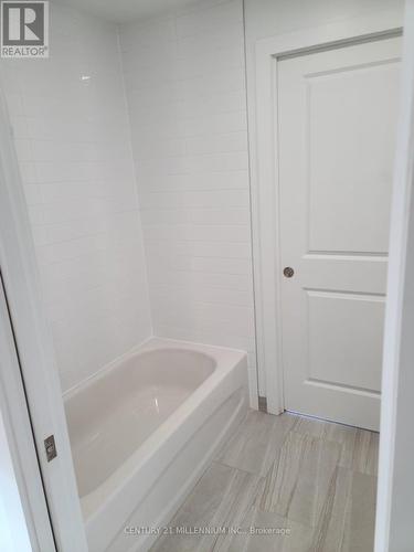 212 - 310 Broadway Avenue, Orangeville, ON - Indoor Photo Showing Bathroom