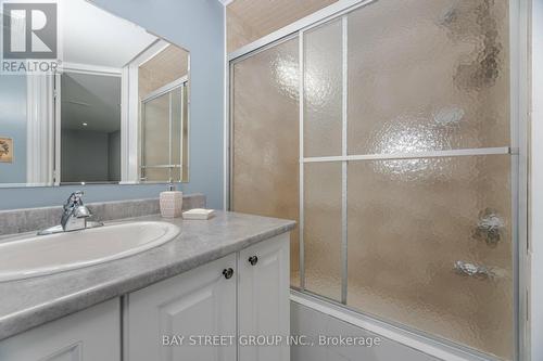 4 Delport Close, Brampton, ON - Indoor Photo Showing Bathroom