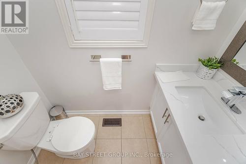 4 Delport Close, Brampton, ON - Indoor Photo Showing Bathroom