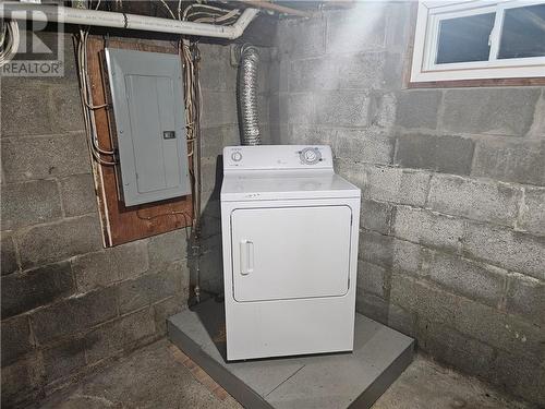 231 Tarneaud Street, Sudbury, ON - Indoor Photo Showing Laundry Room