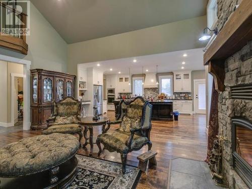 3233 Butler Rd, Powell River, BC - Indoor Photo Showing Other Room With Fireplace