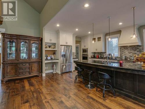 3233 Butler Rd, Powell River, BC - Indoor Photo Showing Kitchen With Upgraded Kitchen