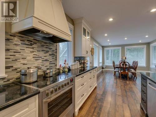 3233 Butler Rd, Powell River, BC - Indoor Photo Showing Kitchen