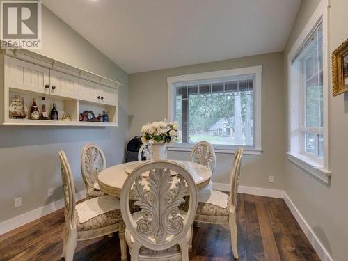 3233 Butler Rd, Powell River, BC - Indoor Photo Showing Dining Room