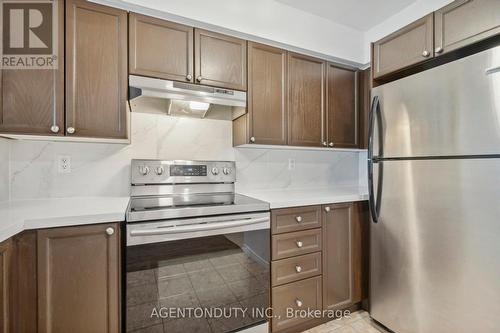 1122 - 109 Front Street E, Toronto, ON - Indoor Photo Showing Kitchen