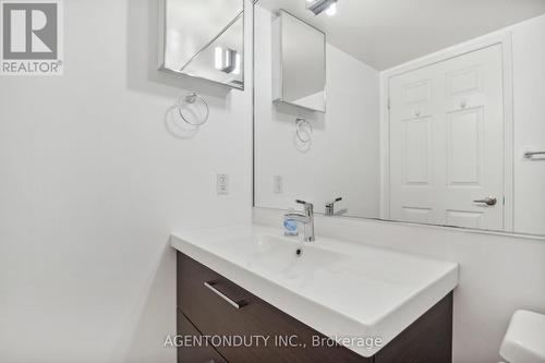 1122 - 109 Front Street E, Toronto, ON - Indoor Photo Showing Bathroom