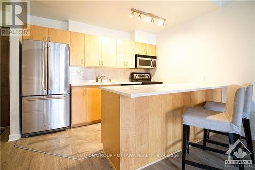 208 - 180 York Street, Ottawa, ON - Indoor Photo Showing Kitchen