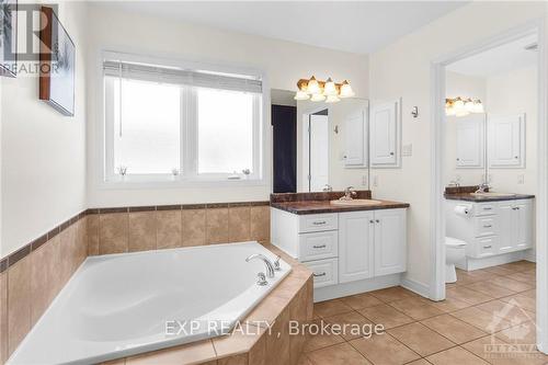 114 Echowoods Avenue, Ottawa, ON - Indoor Photo Showing Bathroom