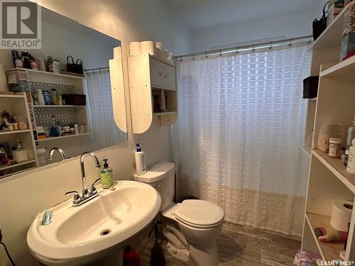 1872 St Laurent Drive, North Battleford, SK - Indoor Photo Showing Bathroom