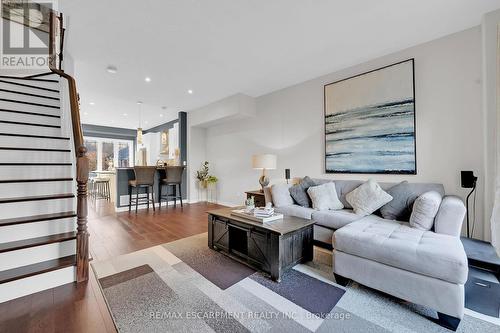 57 Willow Lane, Grimsby, ON - Indoor Photo Showing Living Room