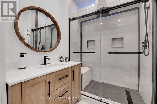 57 Willow Lane, Grimsby, ON - Indoor Photo Showing Bathroom