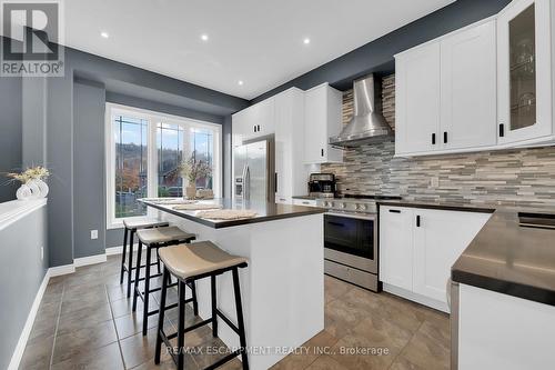 57 Willow Lane, Grimsby, ON - Indoor Photo Showing Kitchen With Upgraded Kitchen