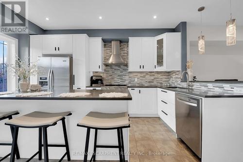 57 Willow Lane, Grimsby, ON - Indoor Photo Showing Kitchen With Upgraded Kitchen