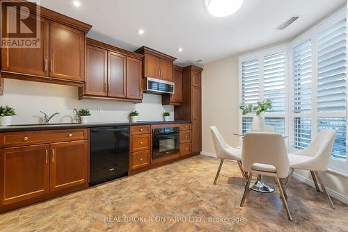 Ph #7 - 3267 King Street E, Kitchener, ON - Indoor Photo Showing Kitchen