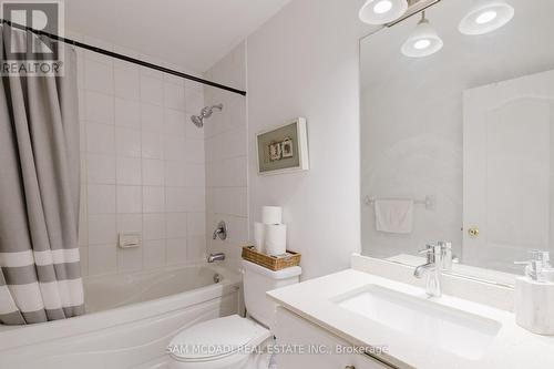 631 Madame Street, Mississauga, ON - Indoor Photo Showing Bathroom