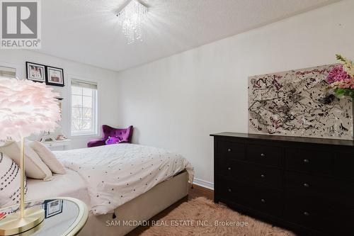 631 Madame Street, Mississauga, ON - Indoor Photo Showing Bedroom