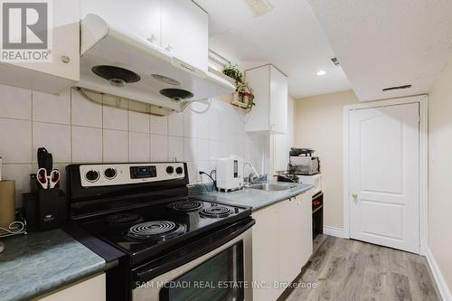 631 Madame Street, Mississauga, ON - Indoor Photo Showing Kitchen