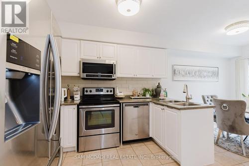 631 Madame Street, Mississauga, ON - Indoor Photo Showing Kitchen With Double Sink